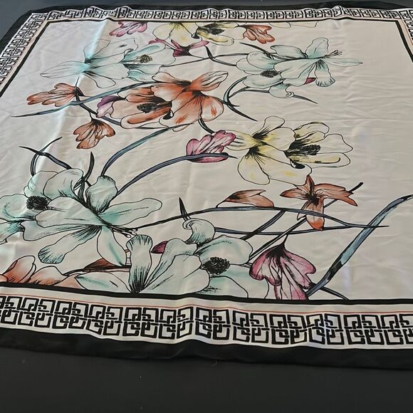 CHICOS Large Scarf - Picture 6 of 7